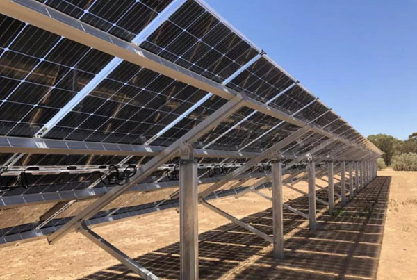 雙面太陽能電池板有什么優勢？發電效率提升多少？