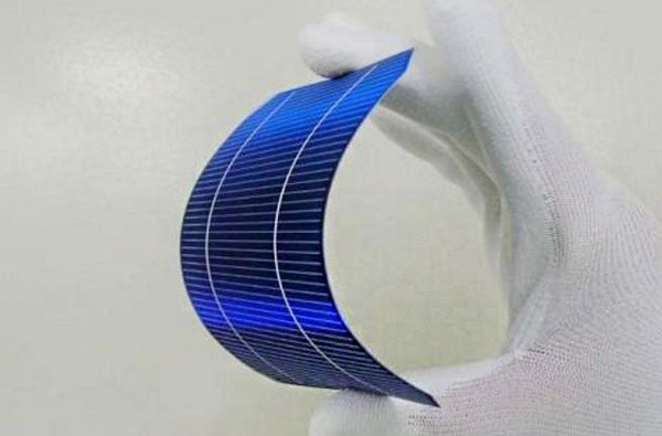 薄膜太陽能電池有什么特點？與光伏電池板有什么區(qū)別？