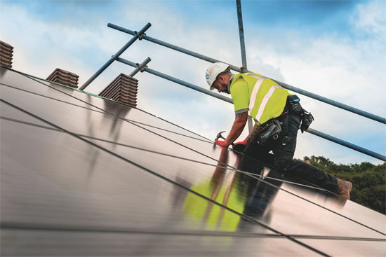 太陽能光伏發(fā)電原理是什么？如何進(jìn)行光電轉(zhuǎn)換的？