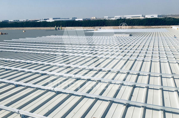 彩鋼瓦屋頂光伏支架系統的特點